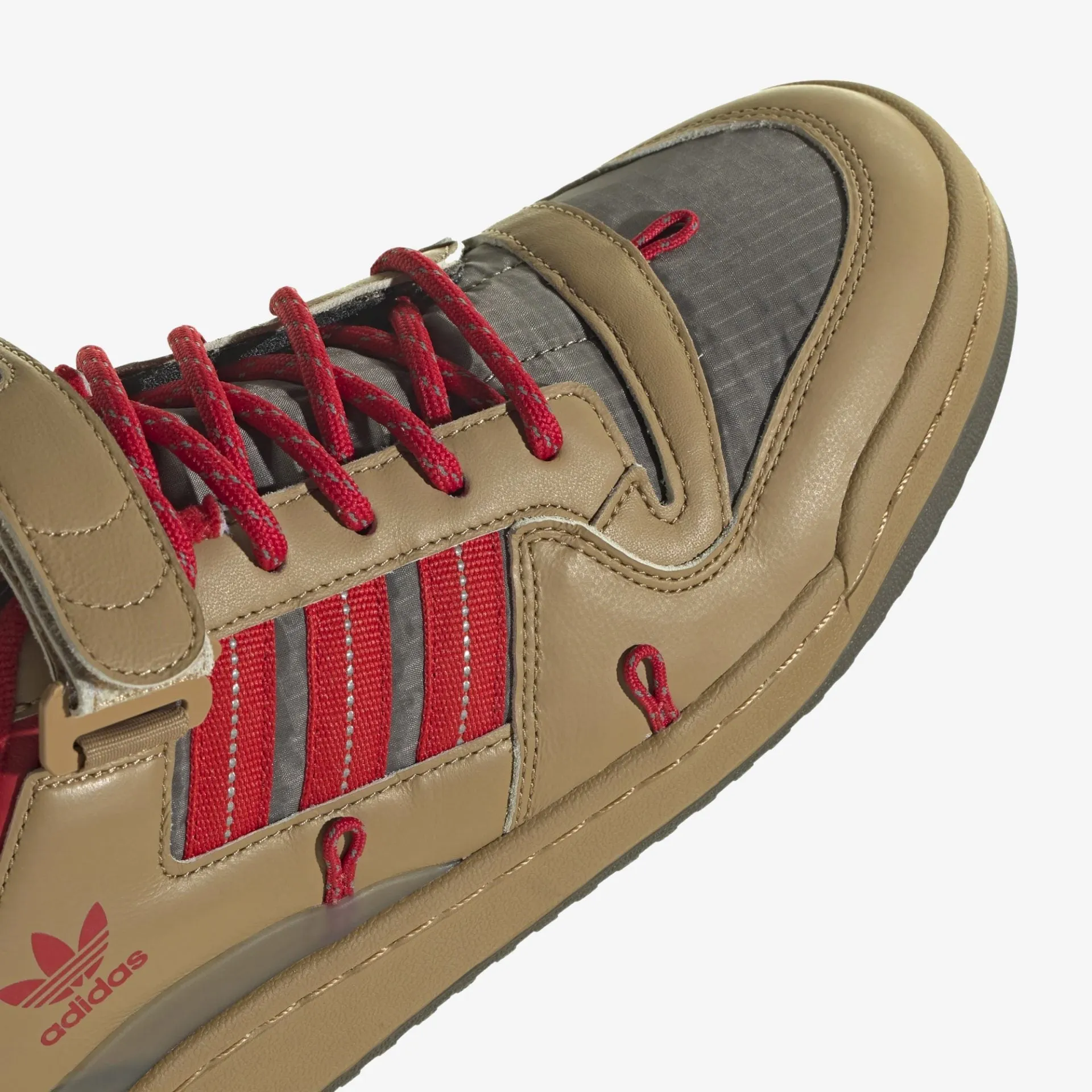 Adidas Originals | FORUM 84 CAMP LOW  { BROWN
